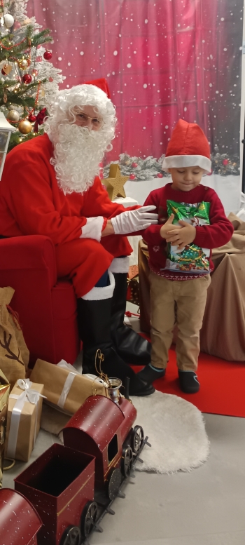 Screenshot_2025-12-04-20-11-23-044_com.miui.gallery