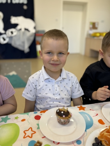 9bb4a452-663a-40c2-97d3-9783637571da