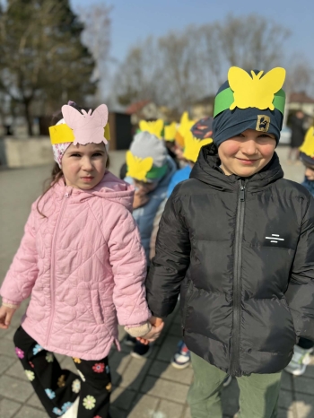 9fdfa798-7e9e-456c-8db1-c2d992d6690a