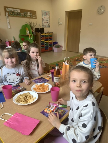 7cd844cf-5ef0-491d-9d1f-88dbc9b48e6e