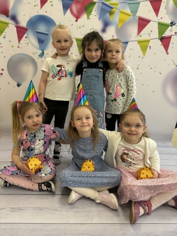 fbbad751-6eb3-476f-96cc-3c3168618ef1