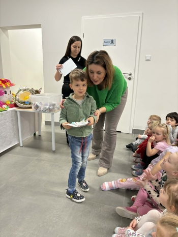 76b37045-f647-46a3-bfd3-6280a76e726a