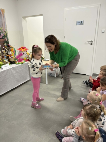 1b339a23-7c05-41eb-9d69-0d8cd96b5285