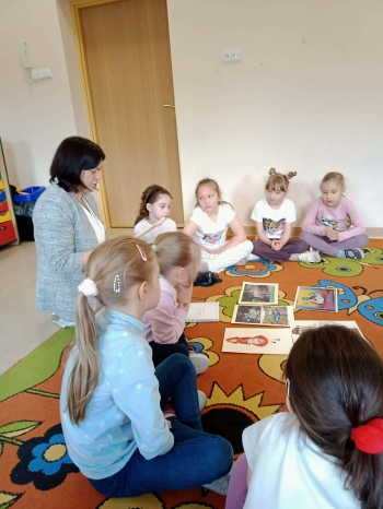 f45dba4b-2454-41c4-b2c7-8c35627abea3