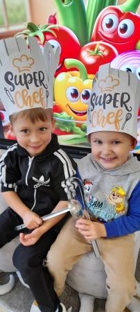 „Smerfiki przygotowują zdrowe i pyszne kanapki”