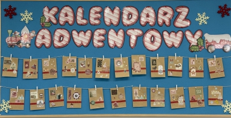 „Smerfikowe fotobombki”