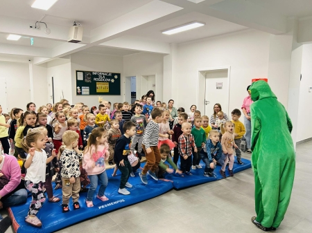 ''Bocian i żabka'' - radosne chwile z teatrem